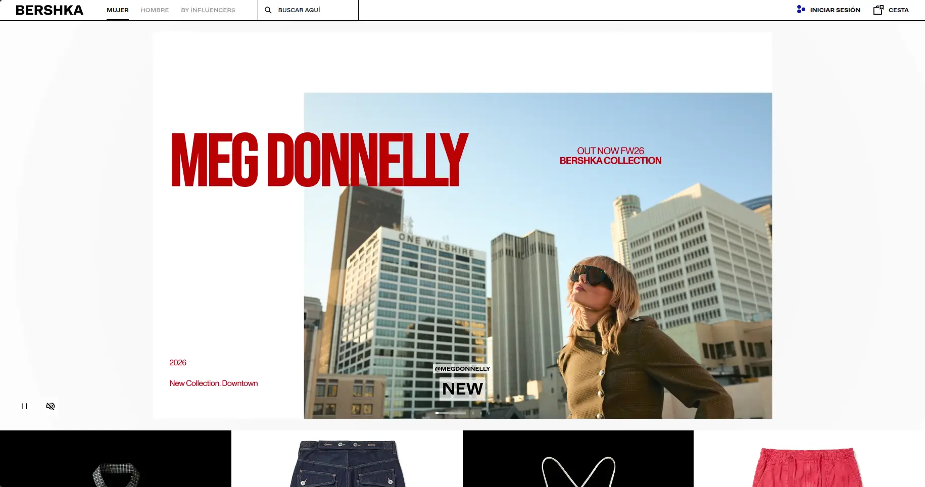 Home de Bershka con un video de campaña a pantalla completa y una fila de prendas destacadas debajo.
