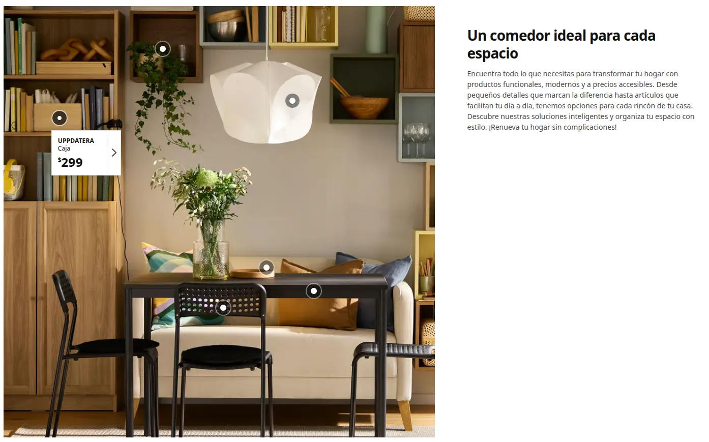 Ambientación de comedor con puntos interactivos sobre cada mueble; uno abierto muestra el nombre y el precio del producto.